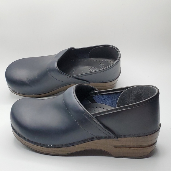 Dansko Shoes - Dansko Dark Blue Clogs with Stappled Leather Uppers Size 9.5-10 ( dansko 40)